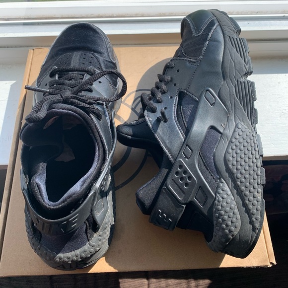 Nike Huaraches - Picture 4 of 6